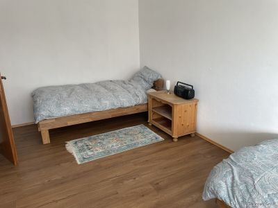 M&ouml;blierte 3-Zimmer-Wohnung mit Balkon in Augsburg