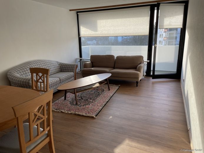 M&ouml;blierte 3-Zimmer-Wohnung mit Balkon in Augsburg