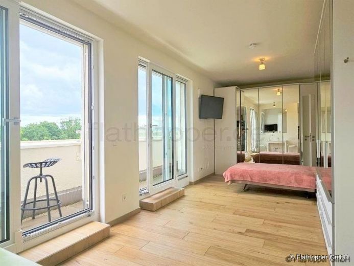 Neubau Dachgeschosswohnung mit Blick in den Truderinger Wald - München Perlach