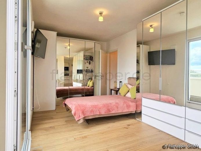 Neubau Dachgeschosswohnung mit Blick in den Truderinger Wald - München Perlach