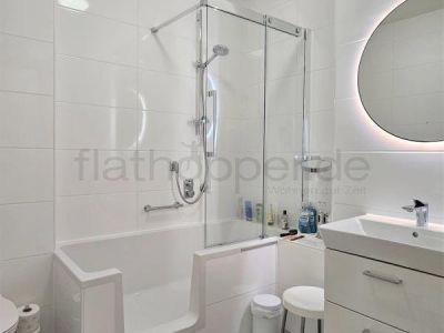 Neubau Dachgeschosswohnung mit Blick in den Truderinger Wald - München Perlach