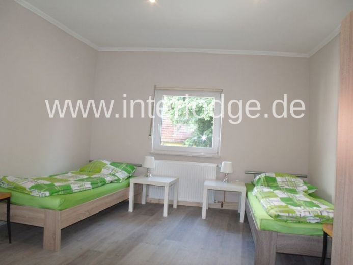 INTERLODGE Monteurunterkünfte:
Gut ausgestattete Zimmer, ab 14 Tage Mietzeit, Küche, TV, W-Lan.