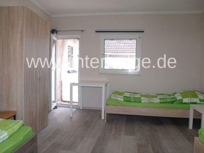 INTERLODGE Monteurunterkünfte:
Gut ausgestattete Zimmer, ab 14 Tage Mietzeit, Küche, TV, W-Lan.