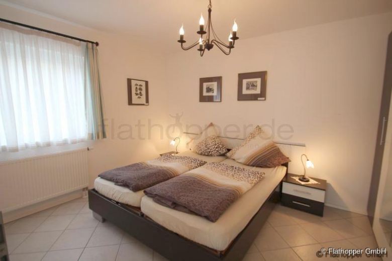 Mitten im Grünen: 2-Zimmer-Wohnung mit Terrasse, Garten und Parkplatz in Bad Endorf - Landkreis Rosenheim