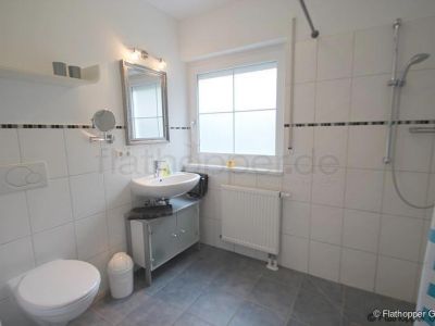 Mitten im Grünen: 2-Zimmer-Wohnung mit Terrasse, Garten und Parkplatz in Bad Endorf - Landkreis Rosenheim