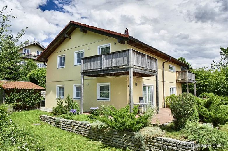 Mitten im Gr&uuml;nen: 2-Zimmer-Wohnung mit Terrasse, Garten und Parkplatz in Bad Endorf - Landkreis Rosenheim