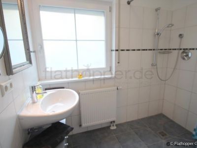 Mitten im Gr&uuml;nen: 2-Zimmer-Wohnung mit Terrasse, Garten und Parkplatz in Bad Endorf - Landkreis Rosenheim