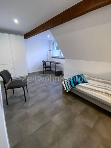 Schick modern mit Stellplatz und Blick ins Gr&uuml;ne, ruhig, gute Anbindung!