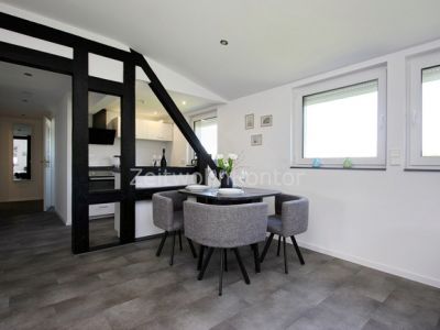 Schick modern mit Stellplatz und Blick ins Gr&uuml;ne, ruhig, gute Anbindung!