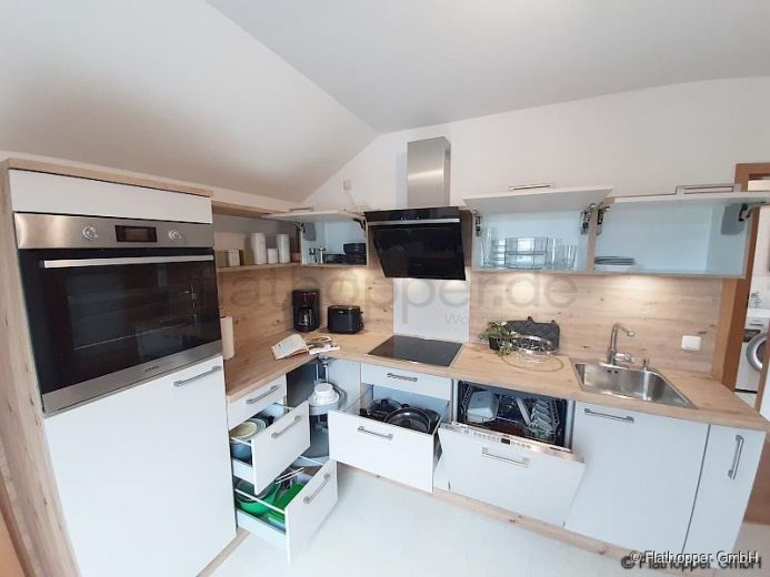 M&ouml;blierte 2-Zimmer-Wohnung mit Balkon in Rosenheim