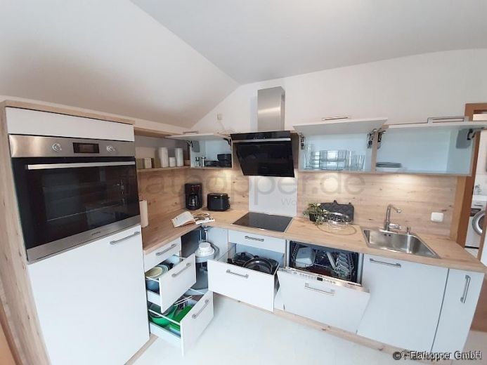 M&ouml;blierte 2-Zimmer-Wohnung mit Balkon in Rosenheim