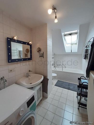 M&ouml;blierte 2-Zimmer-Wohnung mit Balkon in Rosenheim