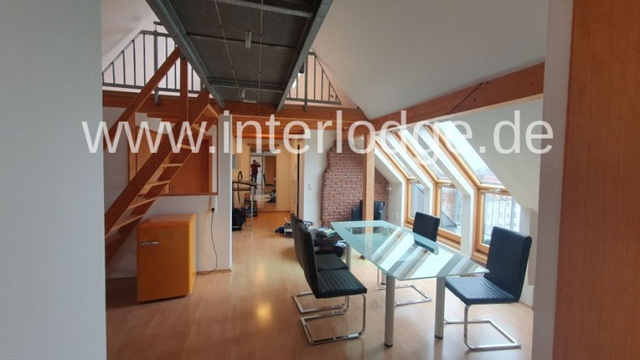 INTERLODGE Hochwertig ausgestattete Maisonettewohnung mit Balkon in Essen-Holsterhausen