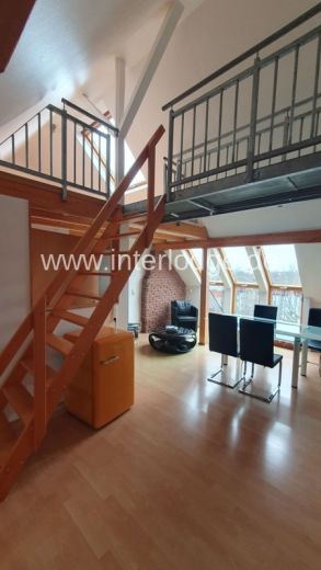 INTERLODGE Hochwertig ausgestattete Maisonettewohnung mit Balkon in Essen-Holsterhausen