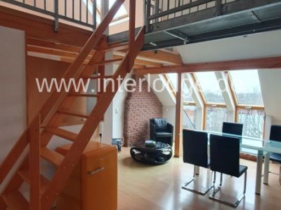 INTERLODGE Hochwertig ausgestattete Maisonettewohnung mit Balkon in Essen-Holsterhausen