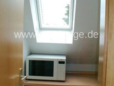 INTERLODGE Köln: Komplett möblierte, gemütliche Dachgeschoßwohnung für Einzelperson