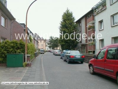 INTERLODGE Köln: Komplett möblierte, gemütliche Dachgeschoßwohnung für Einzelperson
