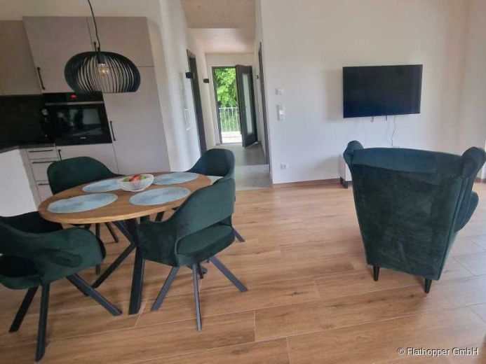 Moderne, stilvoll eingerichtete Wohnung im Dachgeschoss am Ortsrand von Glonn