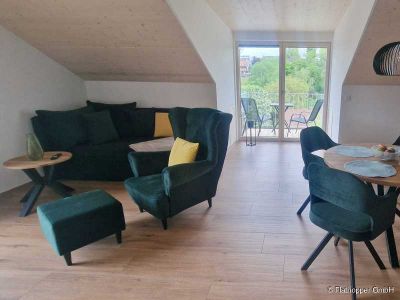 Moderne, stilvoll eingerichtete Wohnung im Dachgeschoss am Ortsrand von Glonn