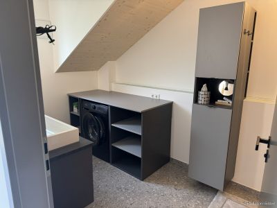 Moderne, stilvoll eingerichtete Wohnung im Dachgeschoss am Ortsrand von Glonn