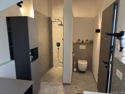 Moderne, stilvoll eingerichtete Wohnung im Dachgeschoss am Ortsrand von Glonn