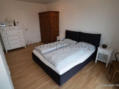 Stilvoll möblierte 3-Zimmer-Wohnung mit Loggia - Gronsdorf / Haar - S-Bahn Nähe