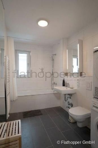 Stilvoll möblierte 3-Zimmer-Wohnung mit Loggia - Gronsdorf / Haar - S-Bahn Nähe