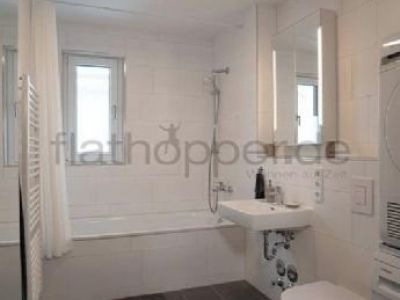 Stilvoll möblierte 3-Zimmer-Wohnung mit Loggia - Gronsdorf / Haar - S-Bahn Nähe