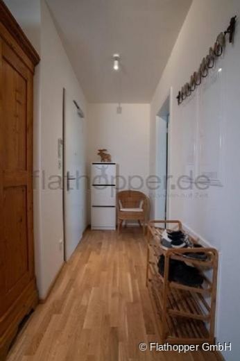 Stilvoll möblierte 3-Zimmer-Wohnung mit Loggia - Gronsdorf / Haar - S-Bahn Nähe