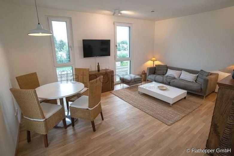 Stilvoll m&ouml;blierte 3-Zimmer-Wohnung mit Loggia - Gronsdorf / Haar - S-Bahn N&auml;he