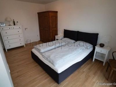 Stilvoll m&ouml;blierte 3-Zimmer-Wohnung mit Loggia - Gronsdorf / Haar - S-Bahn N&auml;he