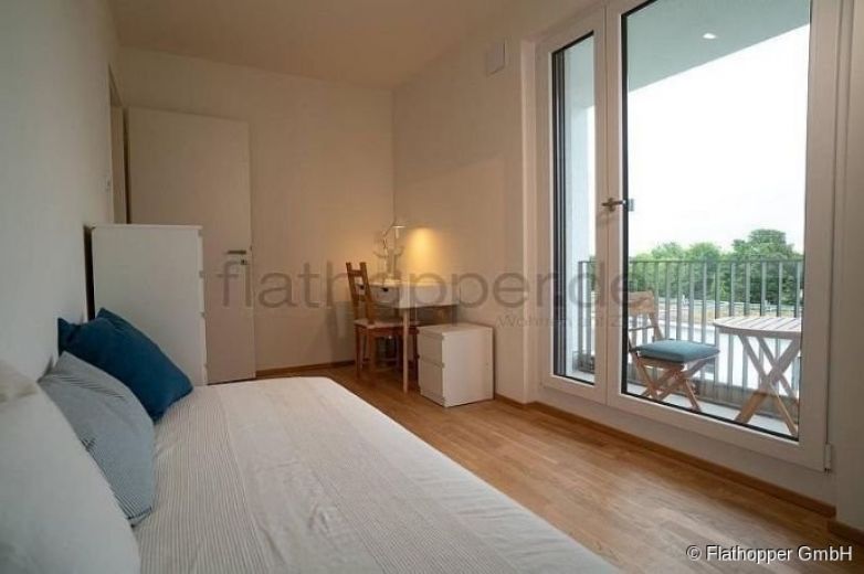 Stilvoll m&ouml;blierte 3-Zimmer-Wohnung mit Loggia - Gronsdorf / Haar - S-Bahn N&auml;he