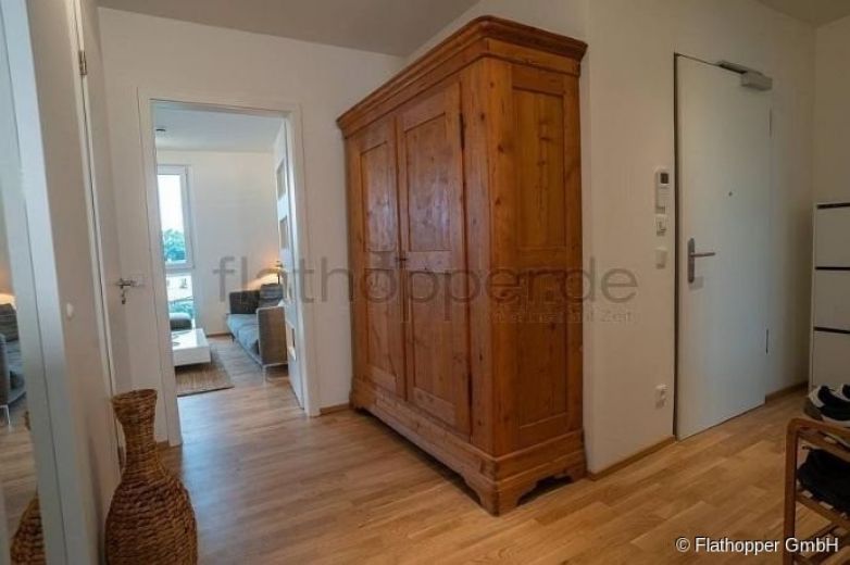 Stilvoll m&ouml;blierte 3-Zimmer-Wohnung mit Loggia - Gronsdorf / Haar - S-Bahn N&auml;he