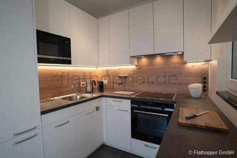 Stilvoll m&ouml;blierte 3-Zimmer-Wohnung mit Loggia - Gronsdorf / Haar - S-Bahn N&auml;he