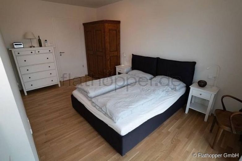 Stilvoll m&ouml;blierte 3-Zimmer-Wohnung mit Loggia - Gronsdorf / Haar - S-Bahn N&auml;he