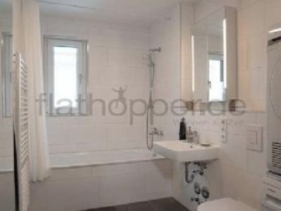 Stilvoll m&ouml;blierte 3-Zimmer-Wohnung mit Loggia - Gronsdorf / Haar - S-Bahn N&auml;he