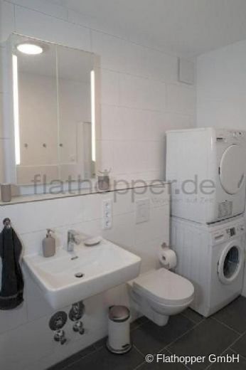 Stilvoll m&ouml;blierte 3-Zimmer-Wohnung mit Loggia - Gronsdorf / Haar - S-Bahn N&auml;he
