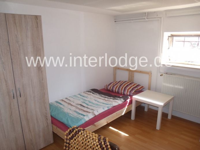 INTERLODGE Monteurunterkünfte:
Gut ausgestattete 2 oder 3-Bett-Zi., Kochnische o. Küche, TV, W-Lan.