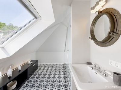 Loft-Style – 2-Zimmer Apartment mit offenem Dachgebälk