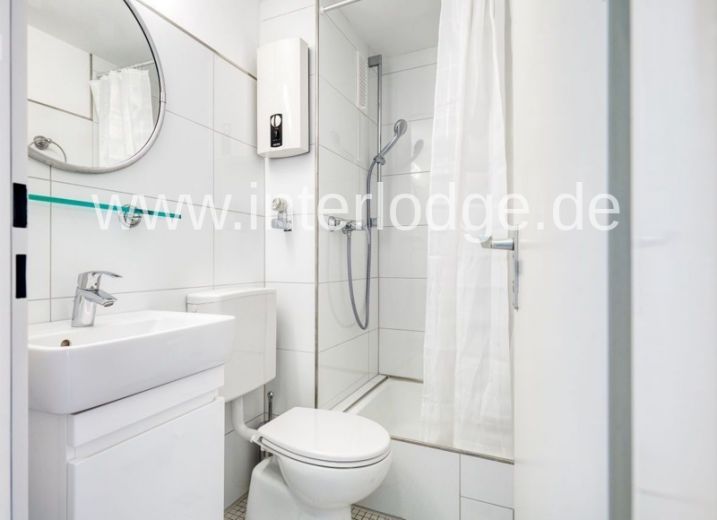 INTERLODGE Düsseldorf: Schickes, komplett möbliertes und geräumiges Apartment mit Balkon.