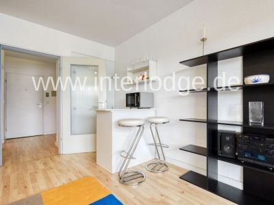 INTERLODGE D&uuml;sseldorf: Schickes, komplett m&ouml;bliertes und ger&auml;umiges Apartment mit Balkon.