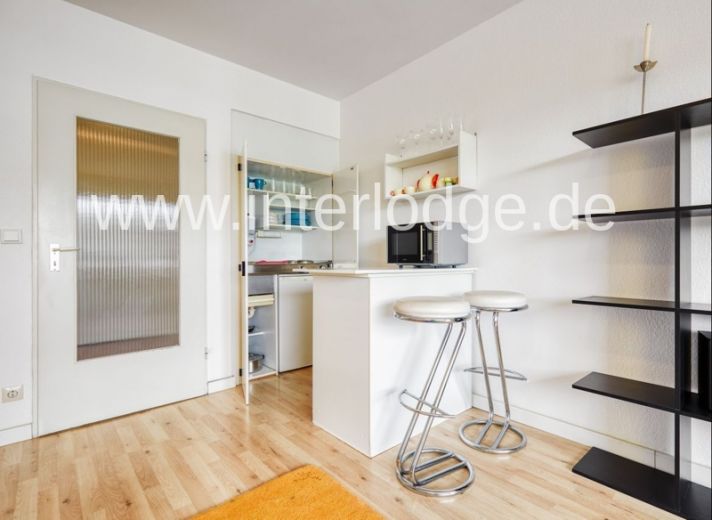 INTERLODGE D&uuml;sseldorf: Schickes, komplett m&ouml;bliertes und ger&auml;umiges Apartment mit Balkon.