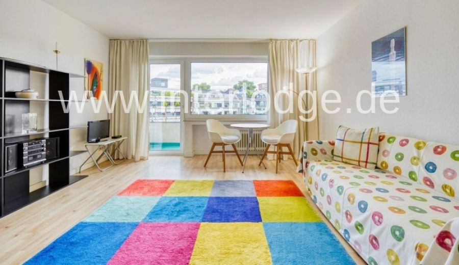 INTERLODGE D&uuml;sseldorf: Schickes, komplett m&ouml;bliertes und ger&auml;umiges Apartment mit Balkon.
