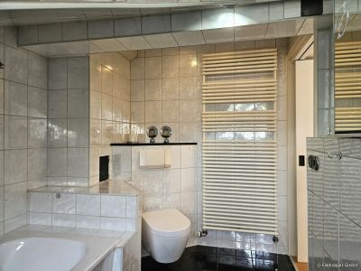 Möblierte 2,5-Zimmer-Wohnung in Neubiberg