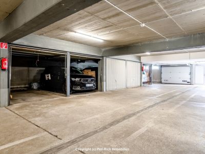 GRÜNRUHE: Geräumige 4-Zi.-Wohnung mit Balkon und Tiefgaragenstellplatz in Durlach-Bergwald zur Miete