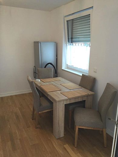 2 Zimmer-Wohnung in Heerdt mit Stellplatz