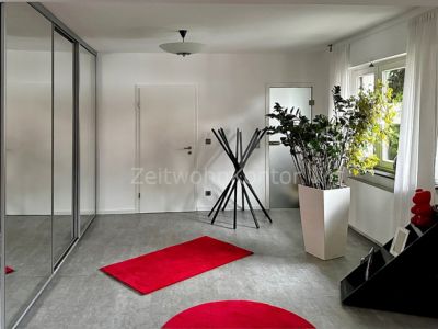 Exclusive house, style and functionality, with garden and terrace, garage, quiet and central