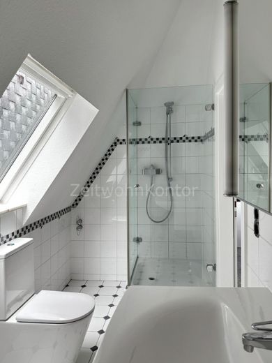 Exclusive house, style and functionality, with garden and terrace, garage, quiet and central