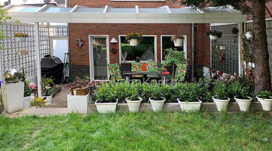 Exclusive house, style and functionality, with garden and terrace, garage, quiet and central