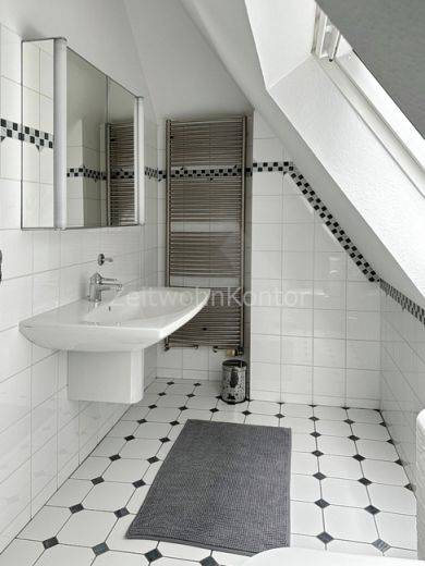 Exclusive house, style and functionality, with garden and terrace, garage, quiet and central